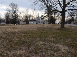 214 N 1st Ave, Columbus, KS 66725