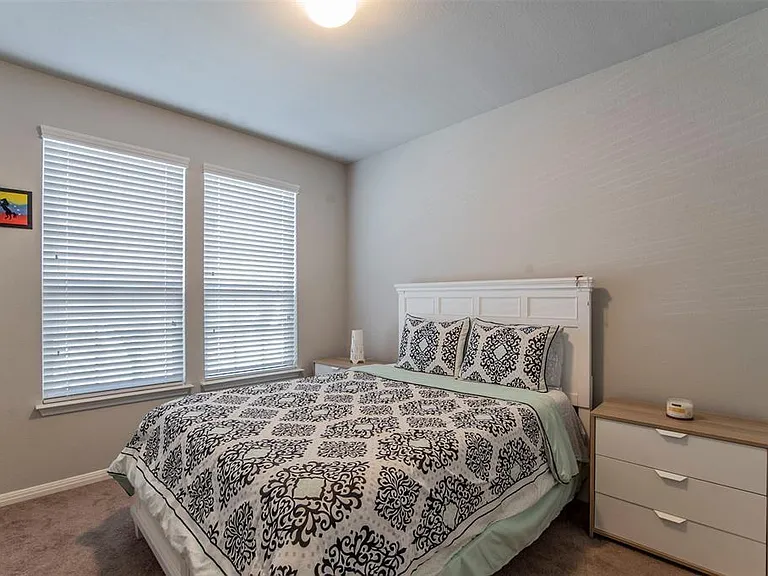 352 S Brook Dr — Photo 16