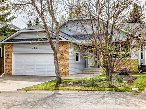 139 N Wood Valley Bay SW, Calgary, AB T2W 5Y2