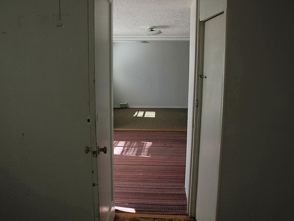 5th image of 310 1/2 S Avenue I