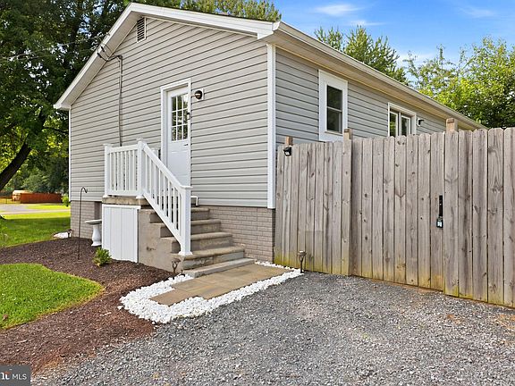 5th image of 306 Fegan Rd