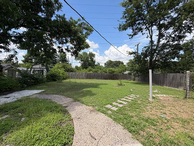 1109 E Inwood Dr — Photo 18