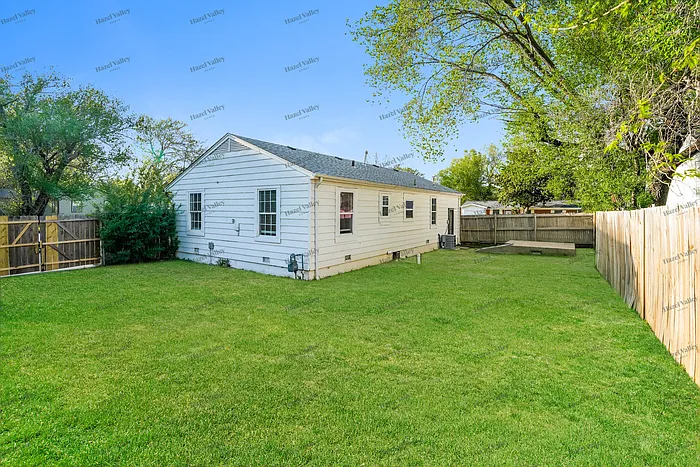 2471 N Pittsburg Ave — Photo 11
