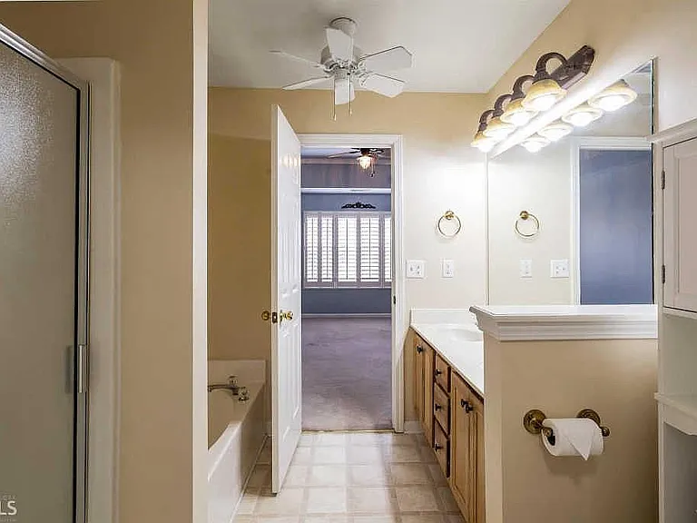 4205 Rogers Creek Ct — Photo 22
