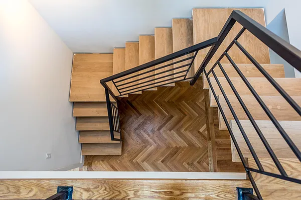 Rented by Nooklyn NYC LLC | media 95