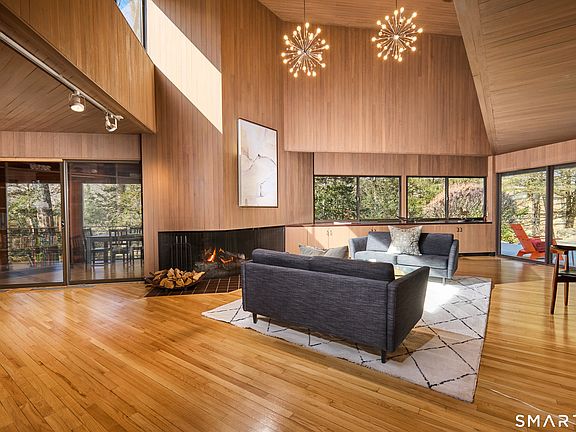 3rd image of 14 Codfish Lane