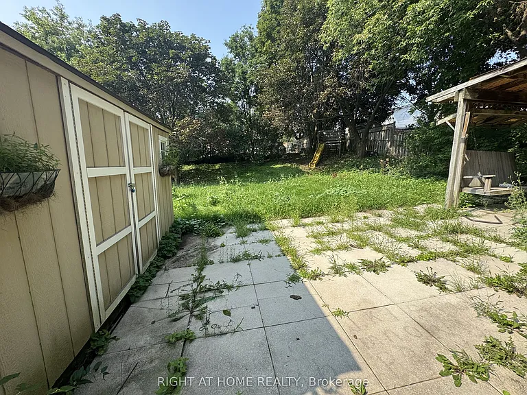 18 Annamaria Dr — Photo 29