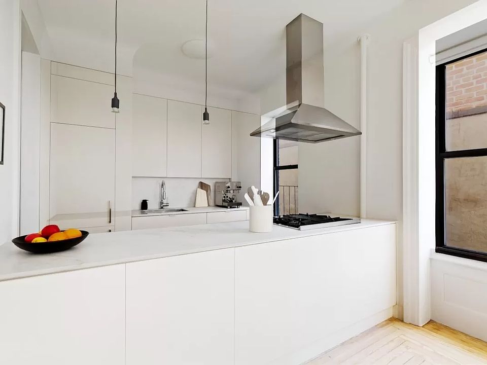 1st image of 234 W 21st St APT 32