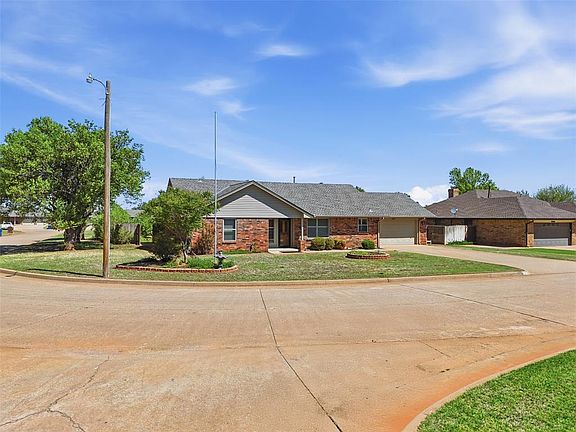 5th image of 1208 Francis Ln