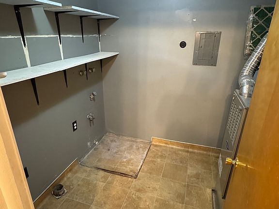 3rd image of 2059 N 250 W APT 3