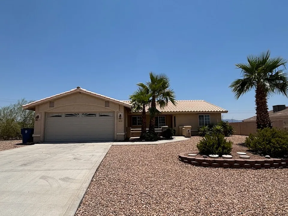 3696 Monterey Dr
