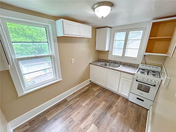 3rd image of 112 Winterroth St