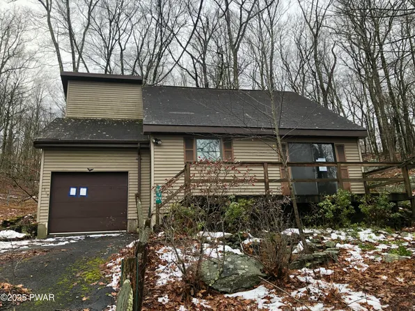 2242 Apley Ct, Bushkill, PA 18324