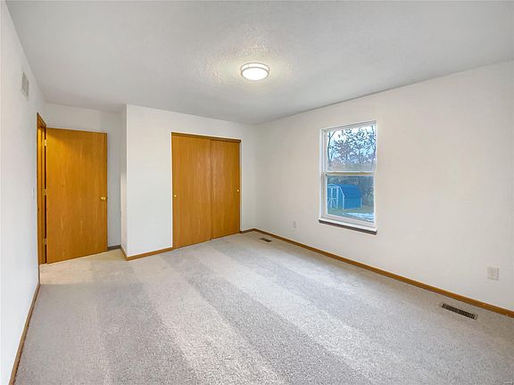 4th image of 312 Juanita St