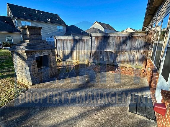 4th image of 1801 Bell Tower Ln NE