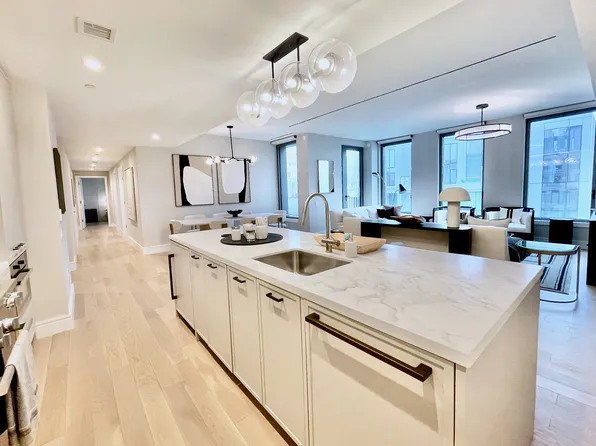 540 6th Avenue image 1 of 20