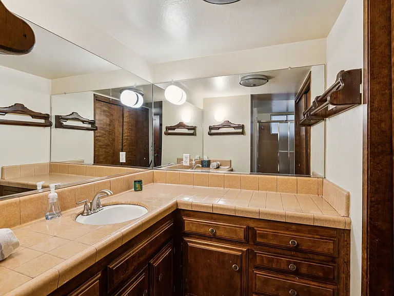 1301 Calgary Dr — Photo 12