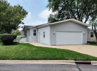 411 Spruce Dr, Belvidere, IL 61008