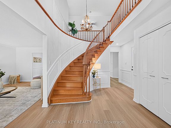 4th image of 723 Cranbrook Rd