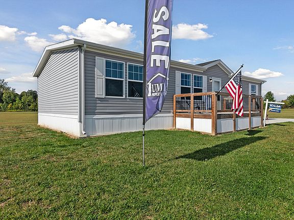 Exterior Image-28-Clayton - Middlebury 203 Camelot Village