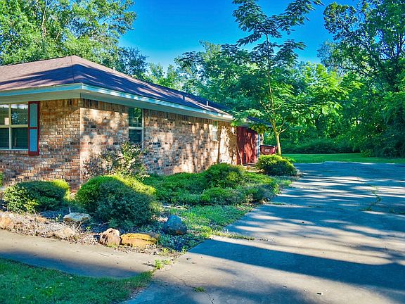 5th image of 300 Bethel Rd