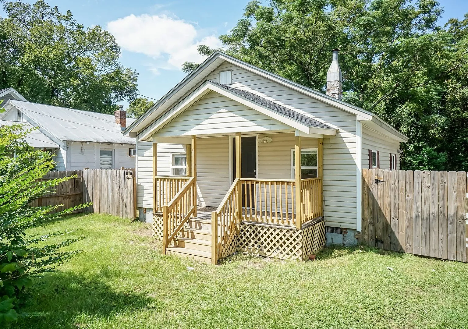 Two Bedroom Home! — Photo 3