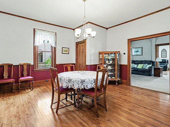 4th image of 136 W Church Ave