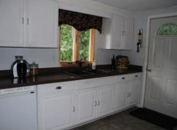 2nd image of 31 Autumn Cir