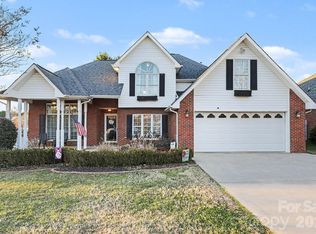 2305 Pinefield Ct, Gastonia, NC 28056