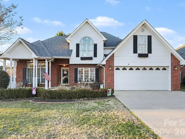 2305 Pinefield Ct, Gastonia, NC 28056