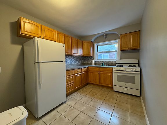 2nd image of 183 Cromwell Ave #1A