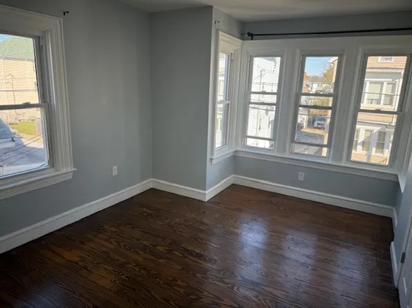 517 Palmer St, Fall River, MA