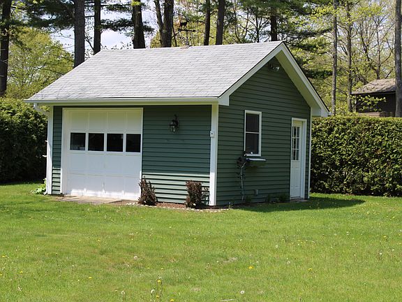 5th image of 13 Pine Ridge Dr