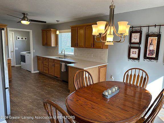 4th image of 1085 Bolton Farms Ln