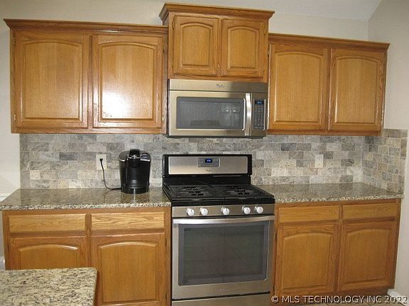 3rd image of 9475 S 258th East Pl