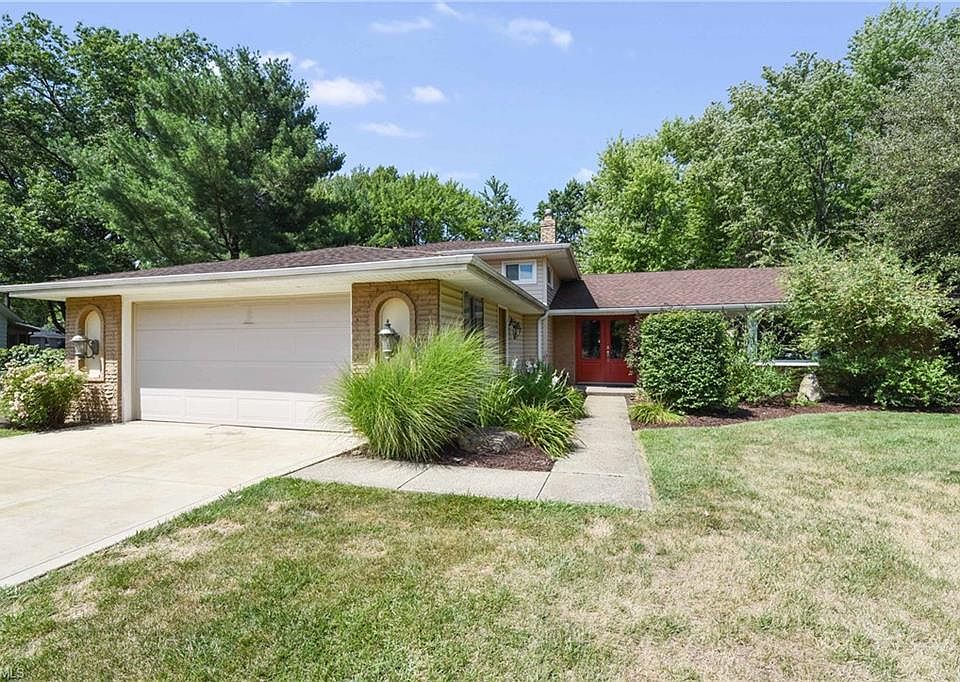 1st image of 27386 Lusandra Cir