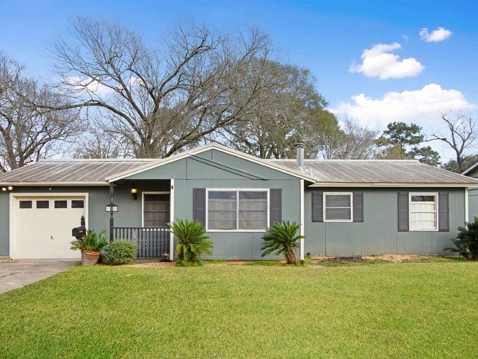 1st image of 3975 Broadmoor Dr