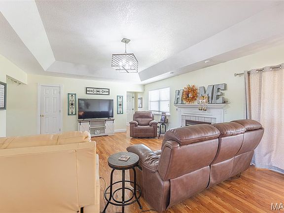 5th image of 163 Fairway Dr