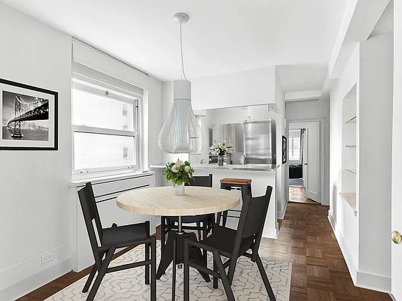 3rd image of 333 W 57th St APT 811