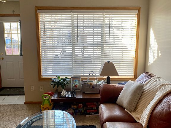 5th image of 6855 Woodland Ave Unit 810