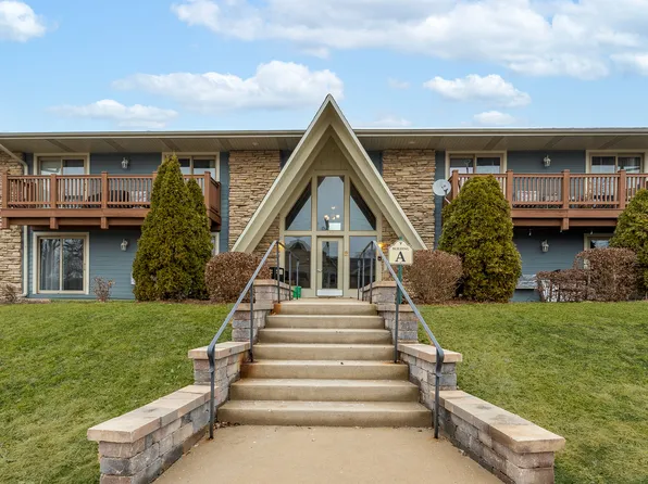 300 Opatrny Dr APT 110, Fox River Grove, IL 60021