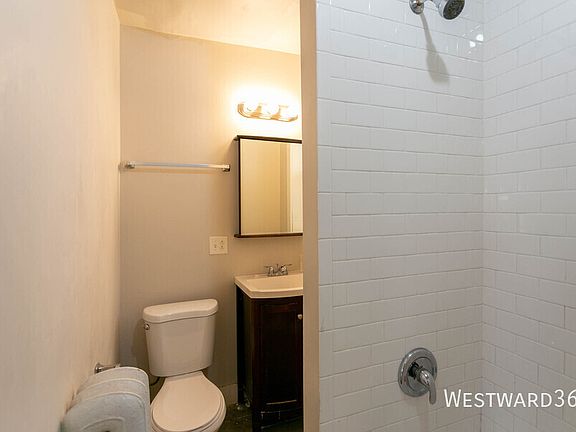 5th image of 1662.5 W Farwell Ave #1S