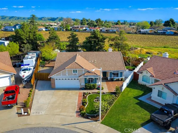 1063 Barnes Ct, Calimesa, CA 92320