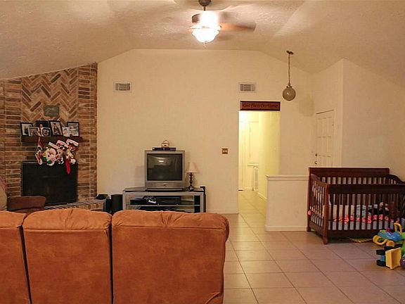 2nd image of 10347 Den Oak Dr