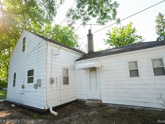 3rd image of 5113 Detroit St