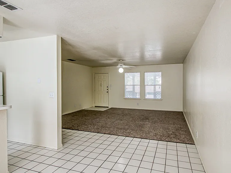 Oak Terrace Apartments — Photo 11