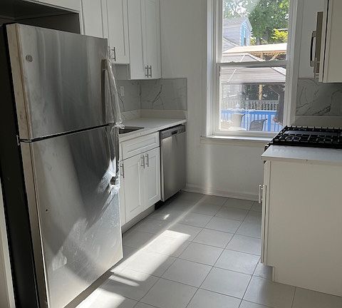 3rd image of 426 Beech St APT 4A
