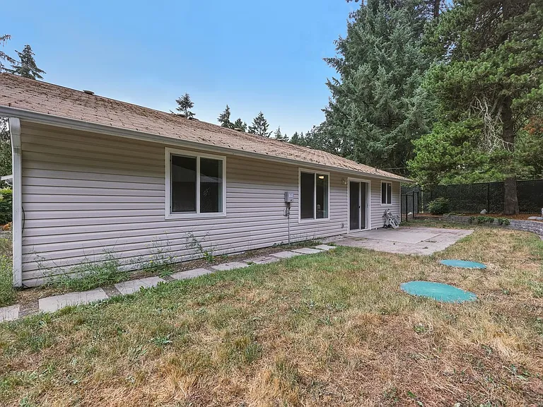 1012 David St SE — Photo 24