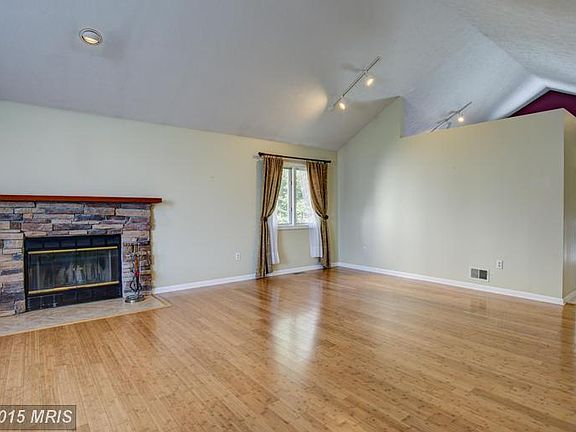 2nd image of 216 Mill Race Dr