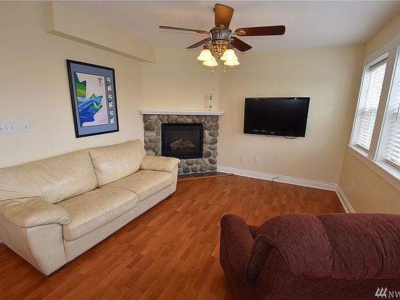 4th image of 402 Dalton Ln
